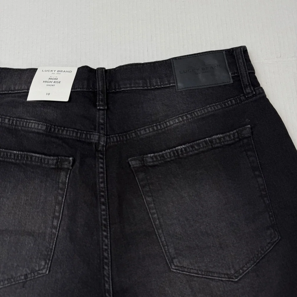 NWT Lucky Brand Mom High Rise Shorts Black Denim Frayed raw Hem 10/30